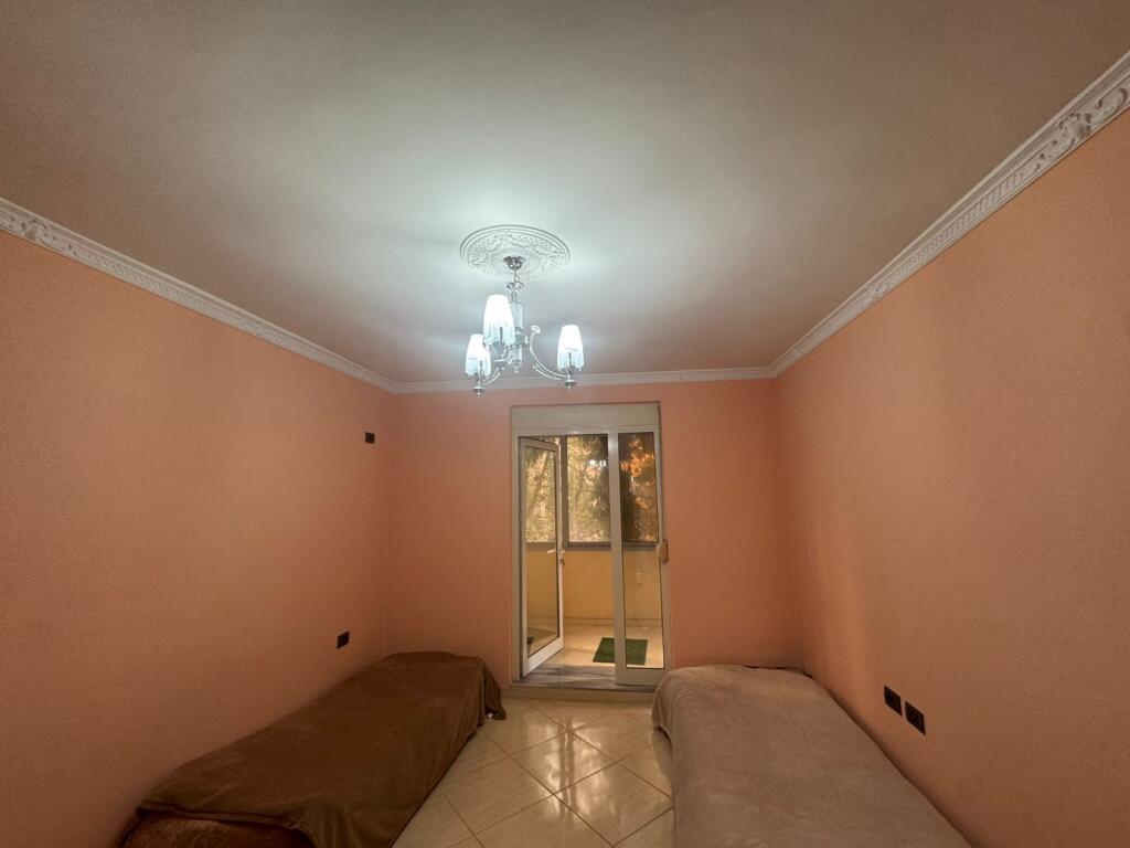 Apartment me qera