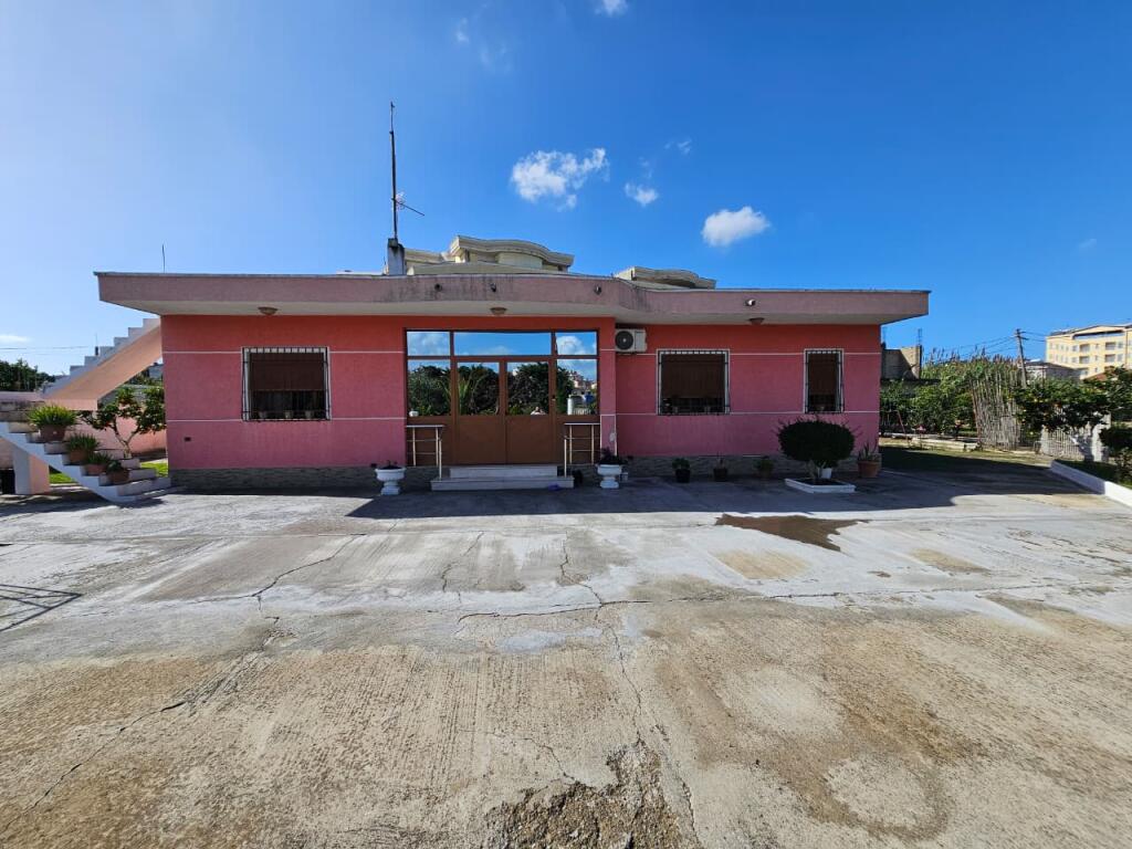 🏡 Shitet Shtepi 1 katëshe në Plazh, Durrës