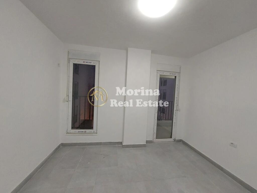 Qera, Apartament 3+1 , 5 Maj, 500 Euro/Muaj
