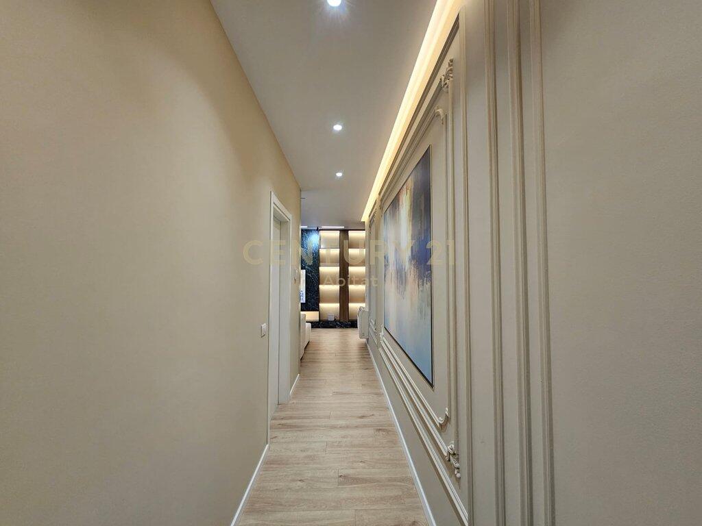 ✨ Apartament luksoz 2+1 me qira në Rrugën e Barrikadave, Tiranë