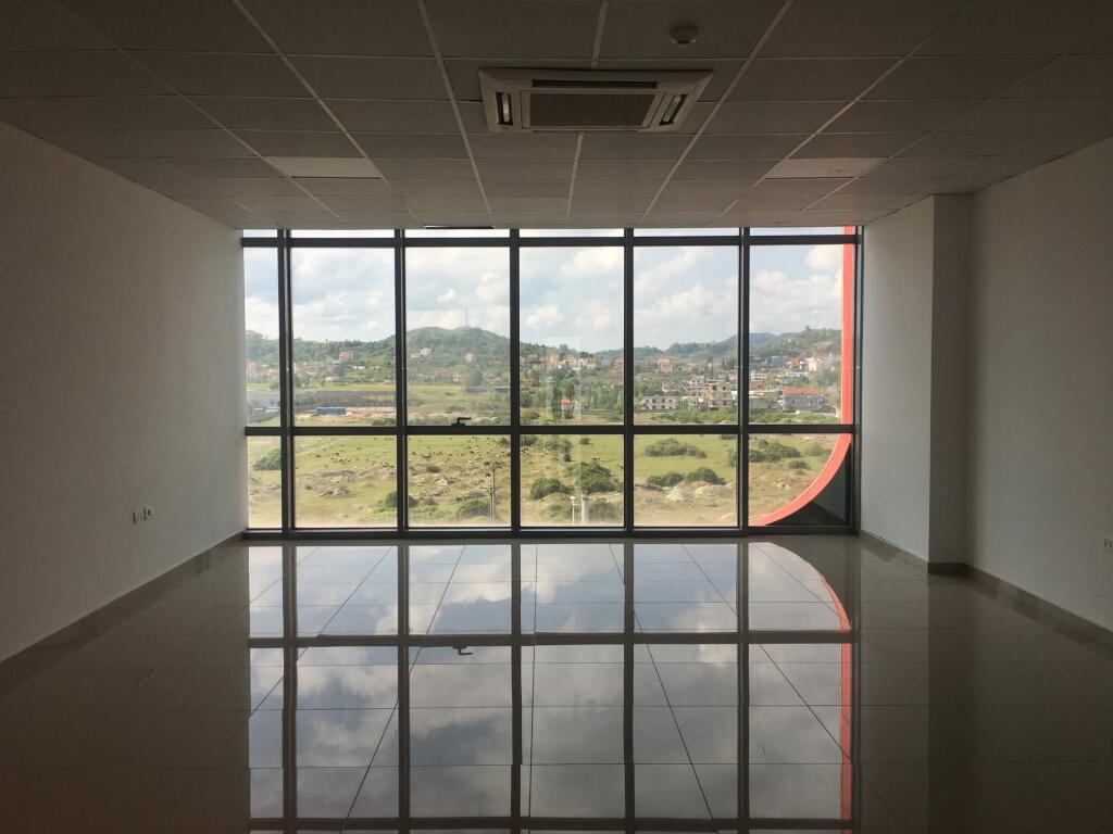 Ambiente Zyrash me Qira | Pranë Casa Italias(ID0003)