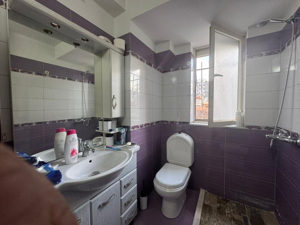Apartment me qera