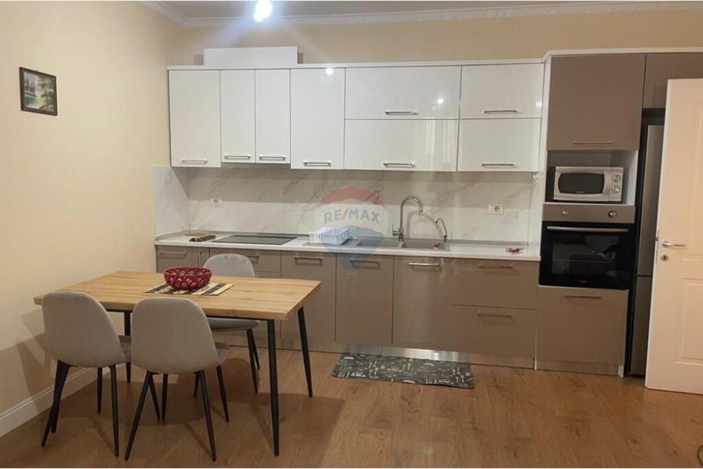 APARTAMENT 2+1 PER QIRA PORCELANI !