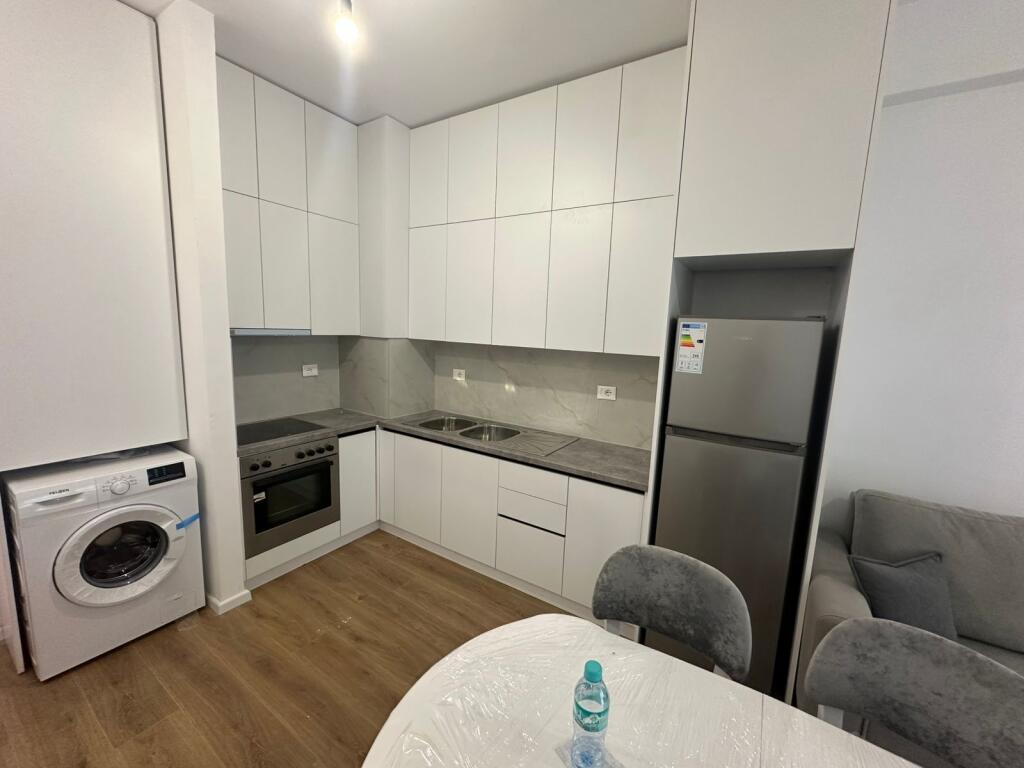 Jepet apartament 1+1- Me Qera- Mangalem- Ali Demi