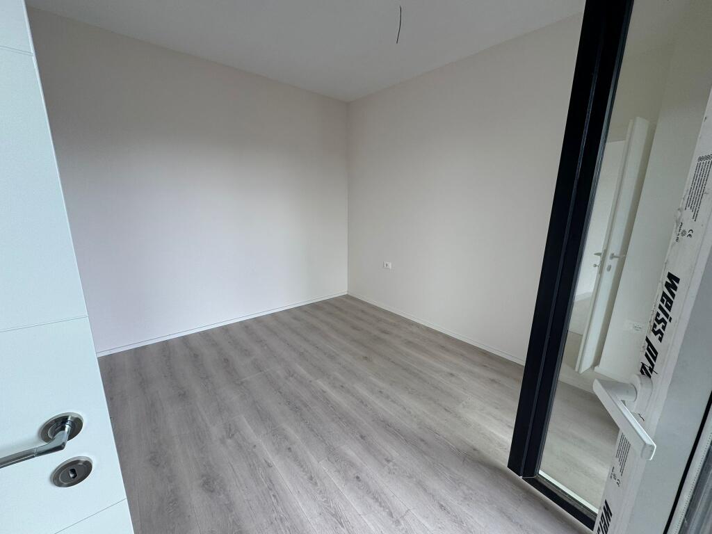 📣 QERA Apartament 1+1 📍 Rruga "Jordan Misja", Prane SPAK ✨   🏢 Ndertim i Ri  🪜 Kati 4 (Me Ashensor)  🛋️ BOSH   💶 Cmimi 450 Euro