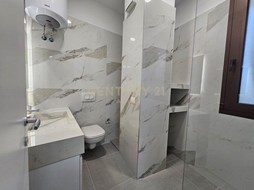 ✨ Apartament luksoz 2+1 me qira në Rrugën e Barrikadave, Tiranë