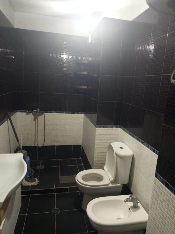 APARTAMENT 2+1. 35000 LEKE.YZBERISHT.