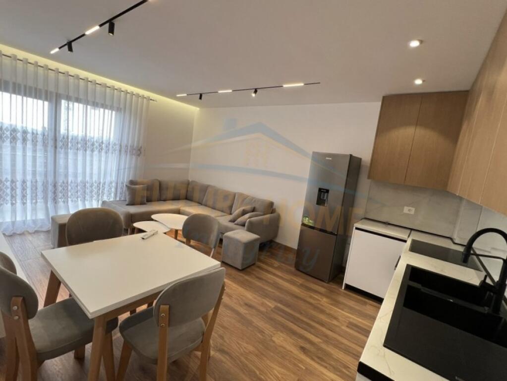 Qera, Apartament 2+1+2, Porcelan, Tiranë.