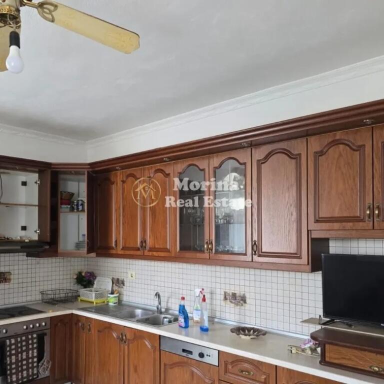 Qera, Apartament 2+1, Rruga e Durresit, 550 euro/muaj