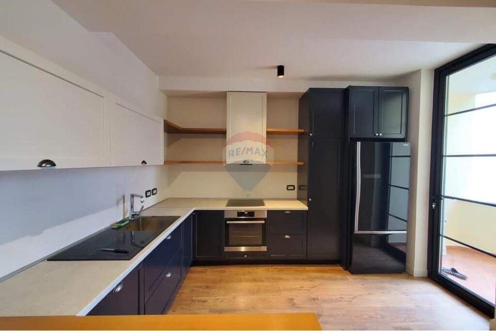 Apartment 2+1+2 for rent at Komuna e Parisit