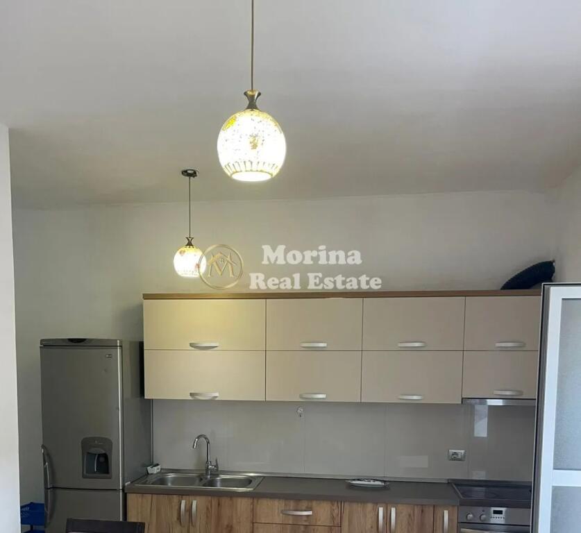 Qera, Ambjent Biznesi, Komuna E Parisit, 750 euro/muaj