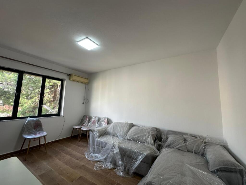 Comfortable apartment for rent 1+1 at Shkolla e Bashkuar, on main street