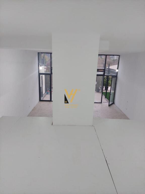 SHOP FOR SALE 106 M2 AT THE TURDIU COMPLEX, FORMER AVIATION FIELD 230,000 EURO