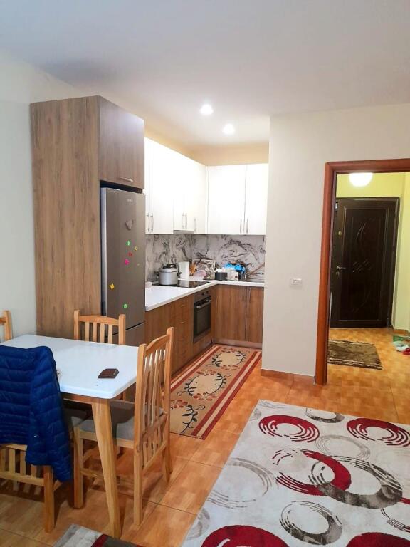 APARTAMENT 2+1. 35000 LEKE.YZBERISHT.