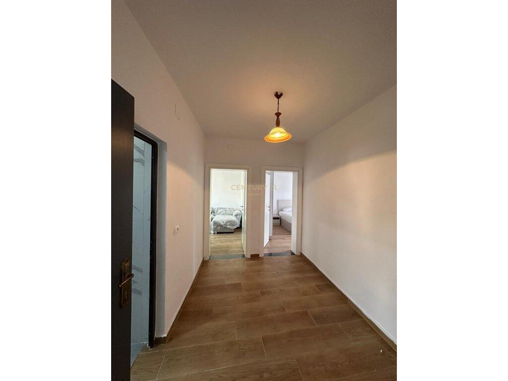 Apartament me qira 1+1, Shkolla e Bashkuar 420 € /Muaj
