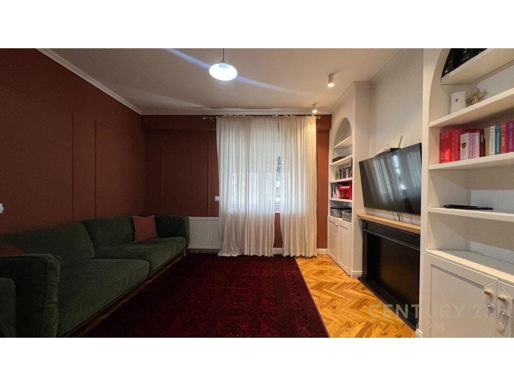 🏢 Apartment 2+1 for sale with Parking Spot – Near the Old Park, Tirana