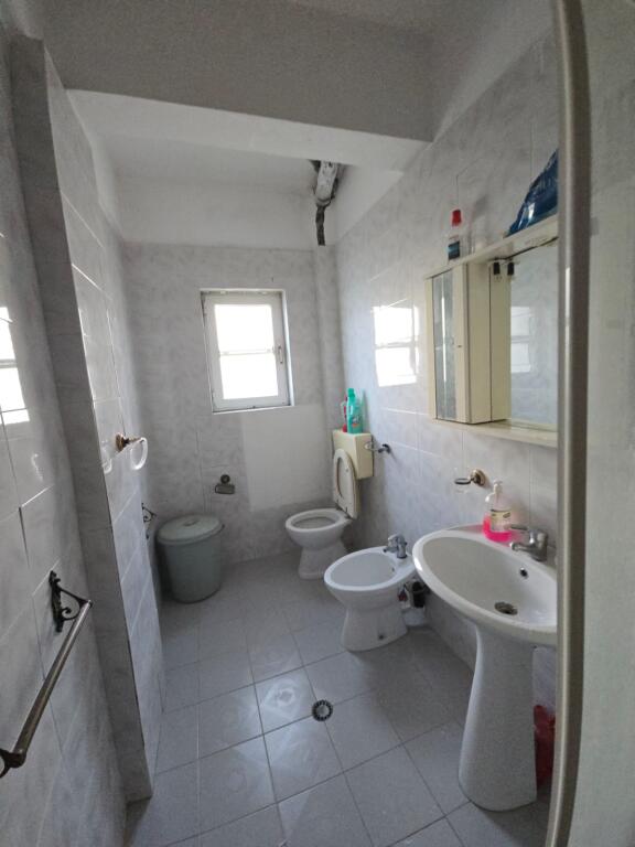 SHITET SUPER APARTAMENT 2+1 TEK ZONA E VALA PARK DURRES