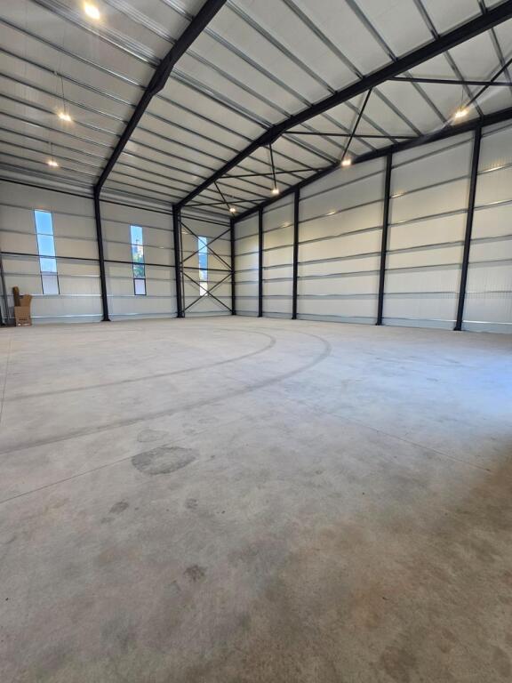 WAREHOUSE FOR RENT 530 M2 KASHAR 2,650 EURO
