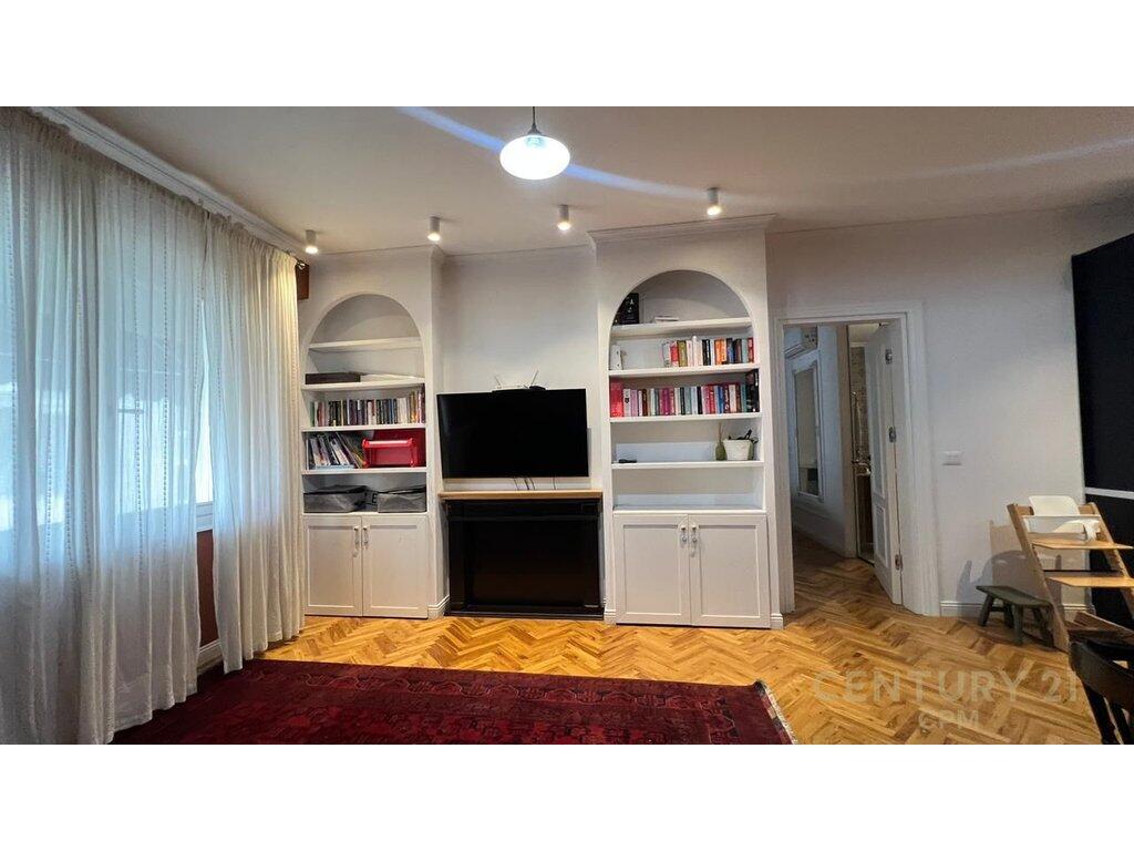 🏢 Apartment 2+1 for sale with Parking Spot – Near the Old Park, Tirana