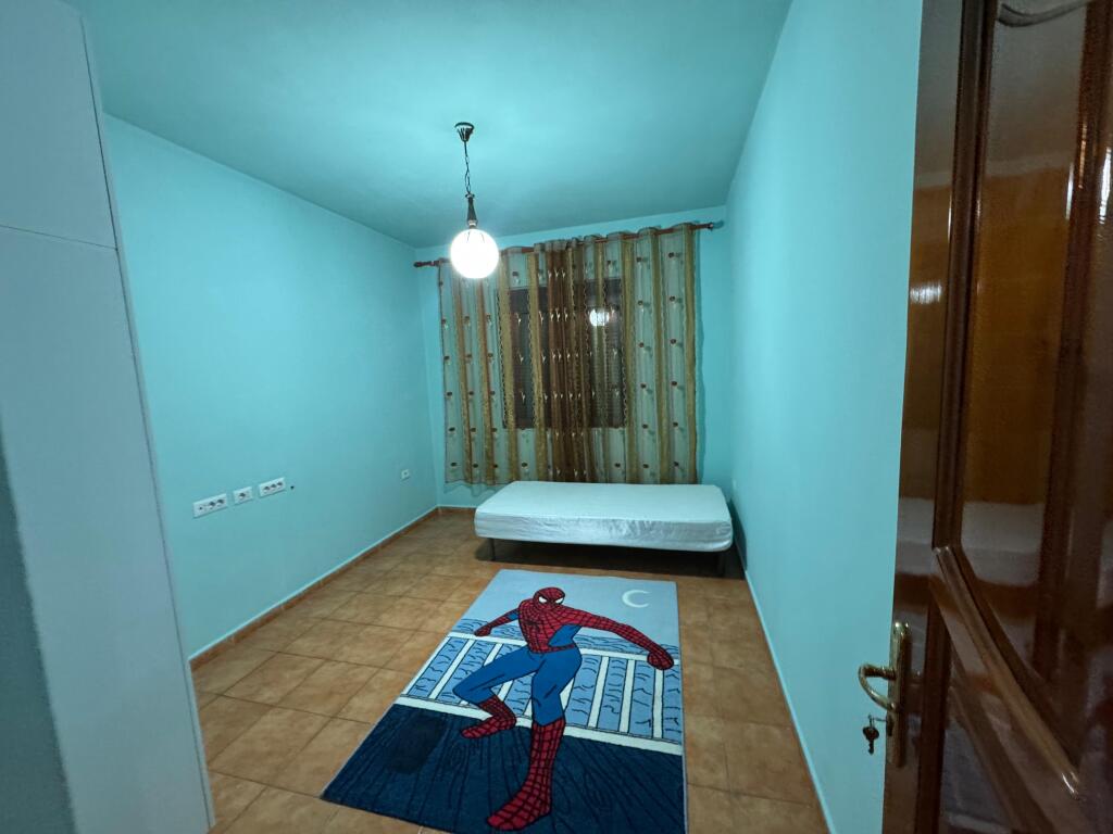 Apartament me qera 4+1+2 Kinostudio