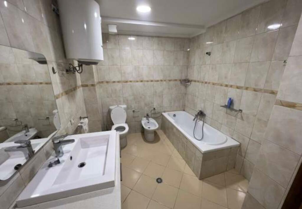🏠 Apartment for rent – 2+1+2, Zogu i Zi (opposite Ring Center)