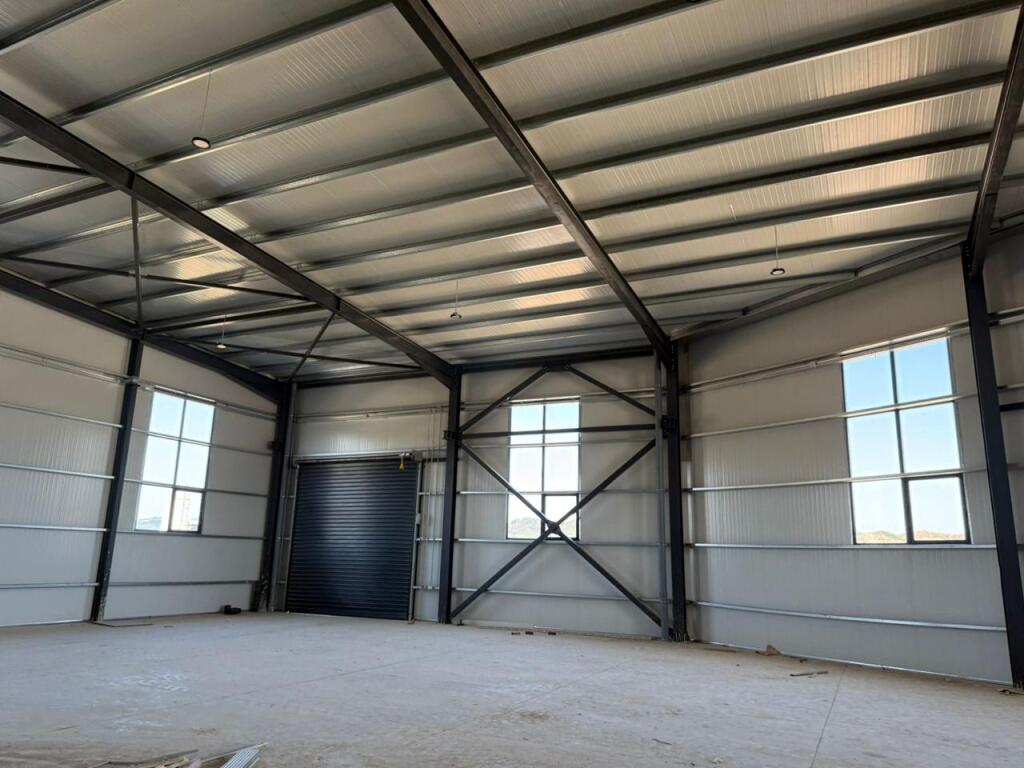 🏡 Jepet Kapanon Industrial me qira ne Vaqarr