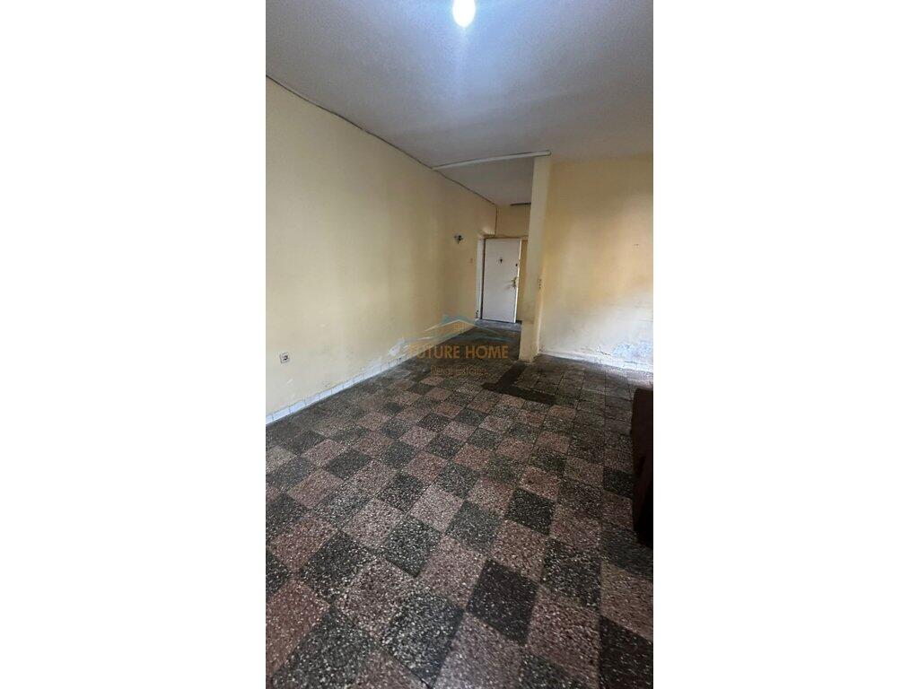 For sale, Apartment 1+1, New Bazaar, Tirana.
