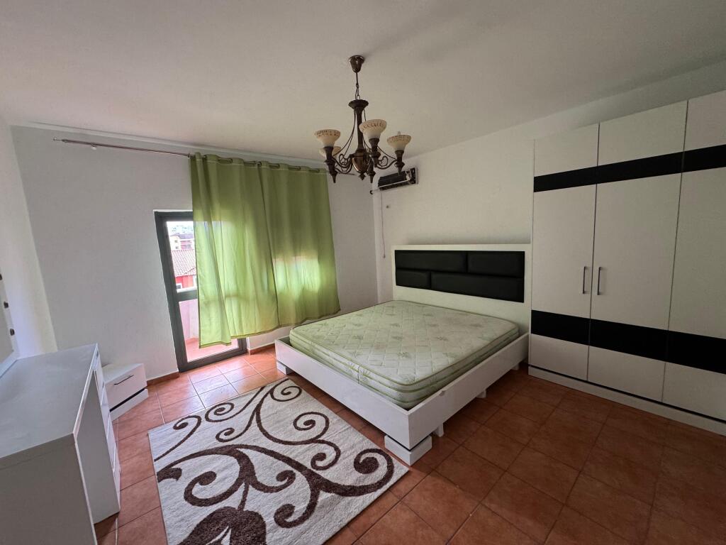Apartament me qera 4+1+2 Kinostudio