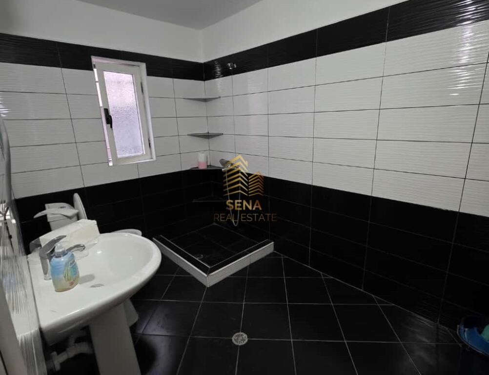 Qira,Hyrje Private,1+1+bllk, Kinostudio, 50.000 ALL/Muaj i Diskutueshem