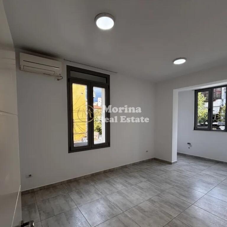 Ambient Biznesi, te Medreseja, Rruga e Dibres, 500 euro/muaj