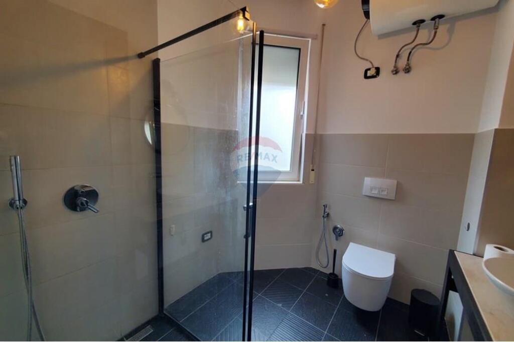Apartment 2+1+2 for rent at Komuna e Parisit