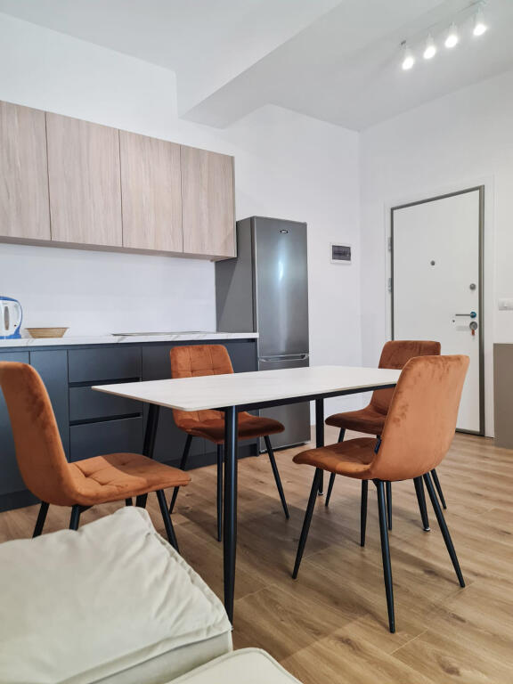 Apartament 1+1 me qira në Mangalem 21, Ali Demi, Tiranë - 400€