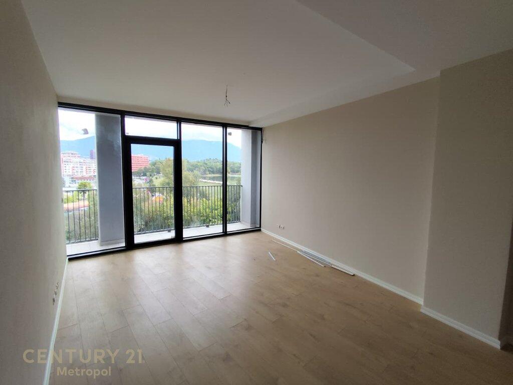 JAP PER QIRA APARTAMENT 2+1+2 ME PARKIM PER ZYRA! 1,800 € /Muaj