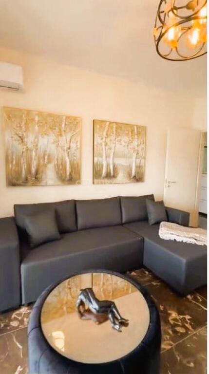JEPET ME QIRA, APARTAMENT 1+1+POST PARKIMI TEK RRUGA E DURRESIT