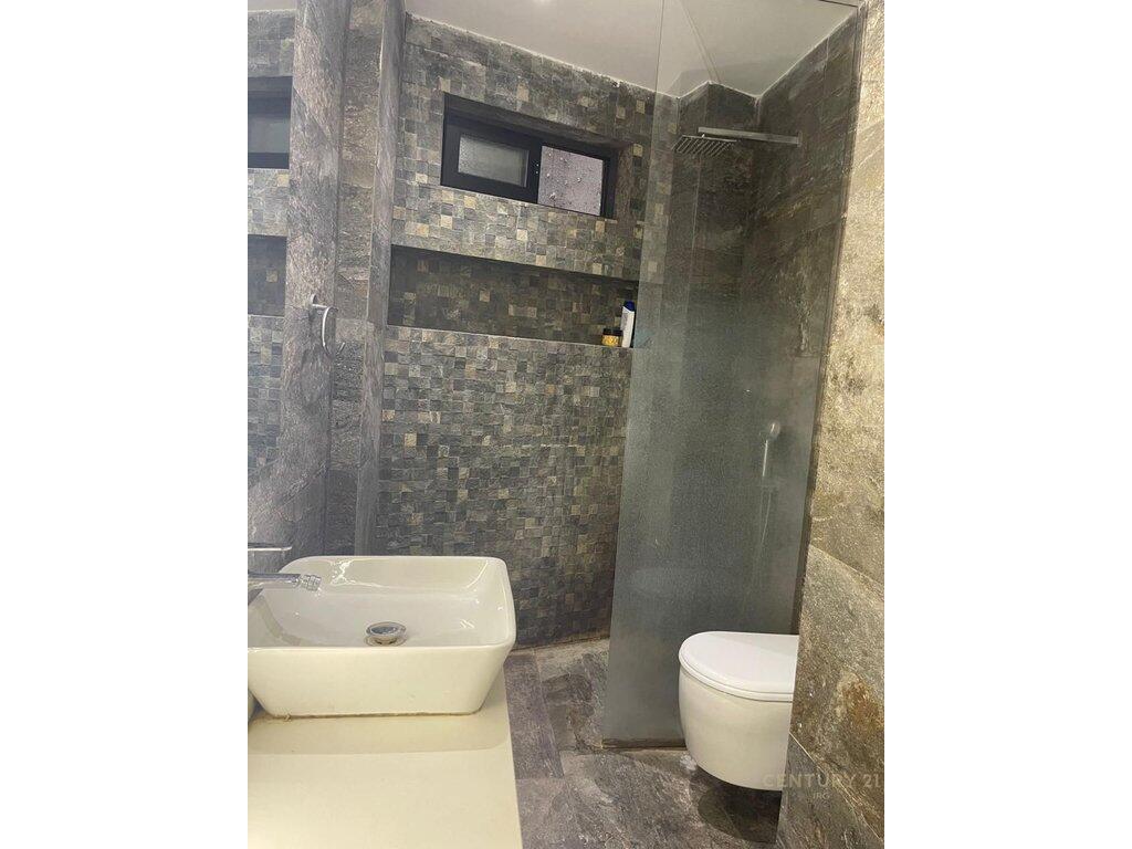 Jepet me Qira Apartament 2+1 650 € /Muaj