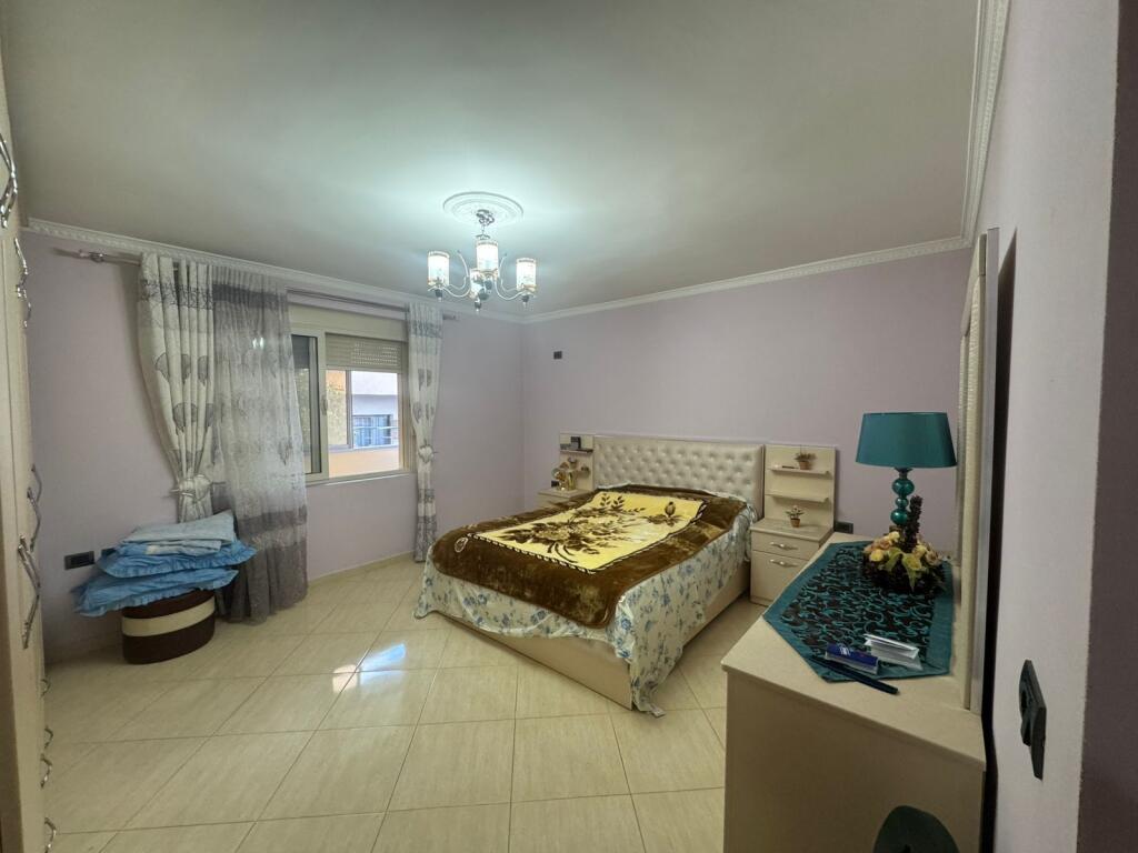 Apartment me qera