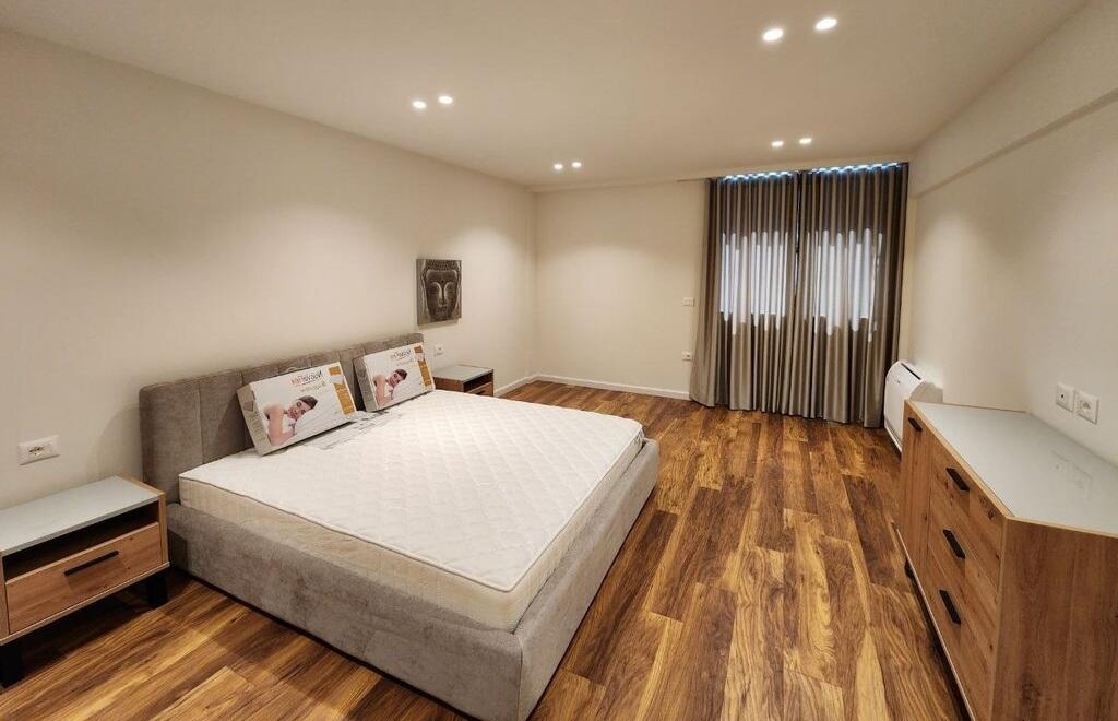 APARTAMENT DUPLEKS PER QIRA TEK SHESHI SKENDERBEJ