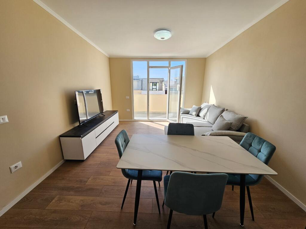 SHITET APARTAMENT 2+1 NE PLAZHIN ILIRIA PRANE HOTEL FLORIDA