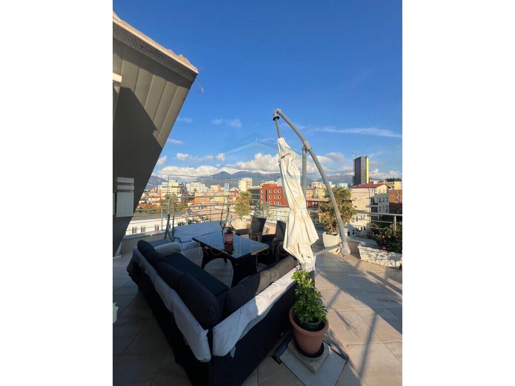 In vendita, Appartamento 3+1+2+2 Deposito+Terrazza, Via Mine Peza, Tirana.