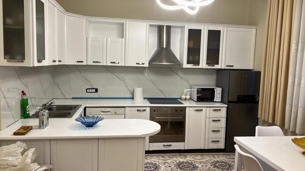 Jepet Me Qera Apartament 1+1+1 Ballkon