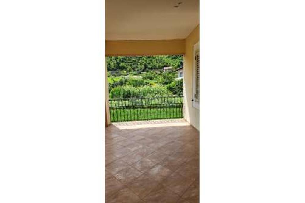 Villa in vendita, Peze Helmas