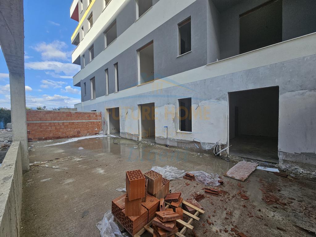 Shitet, Apartament 2+1+2, Kompleksi Univers City, Tiranë.