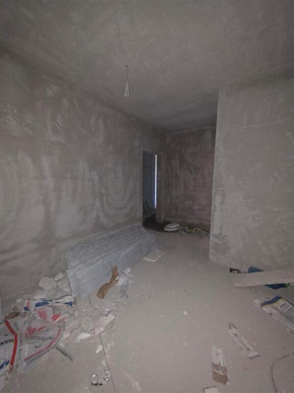 Shitet apartament 1+1 tek fusha e aviacionit