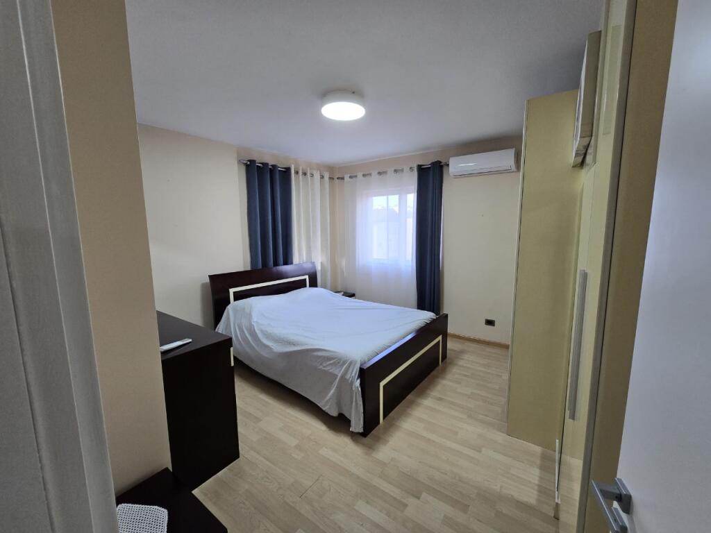 APARTAMENT ME QERA, PAZARI I RI