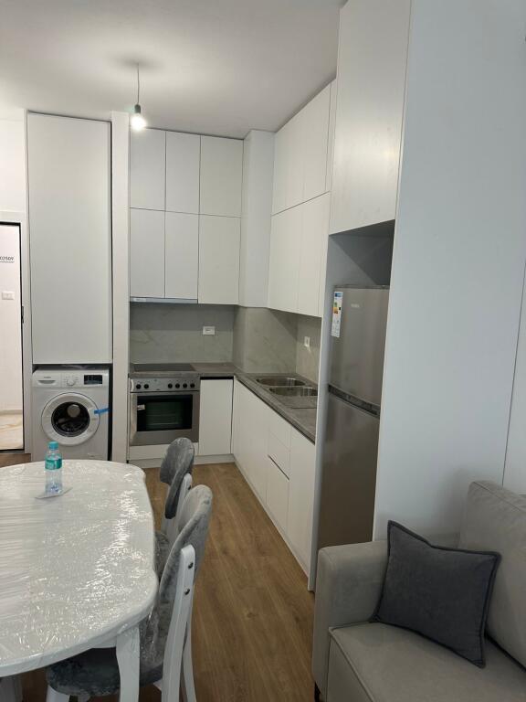 Jepet apartament 1+1- Me Qera- Mangalem- Ali Demi