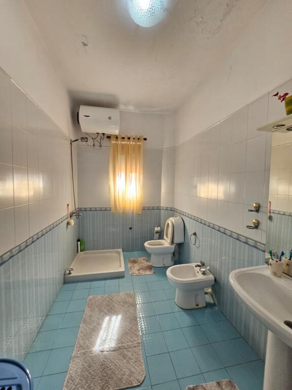 🏡 Shitet Shtepi 1 katëshe në Plazh, Durrës
