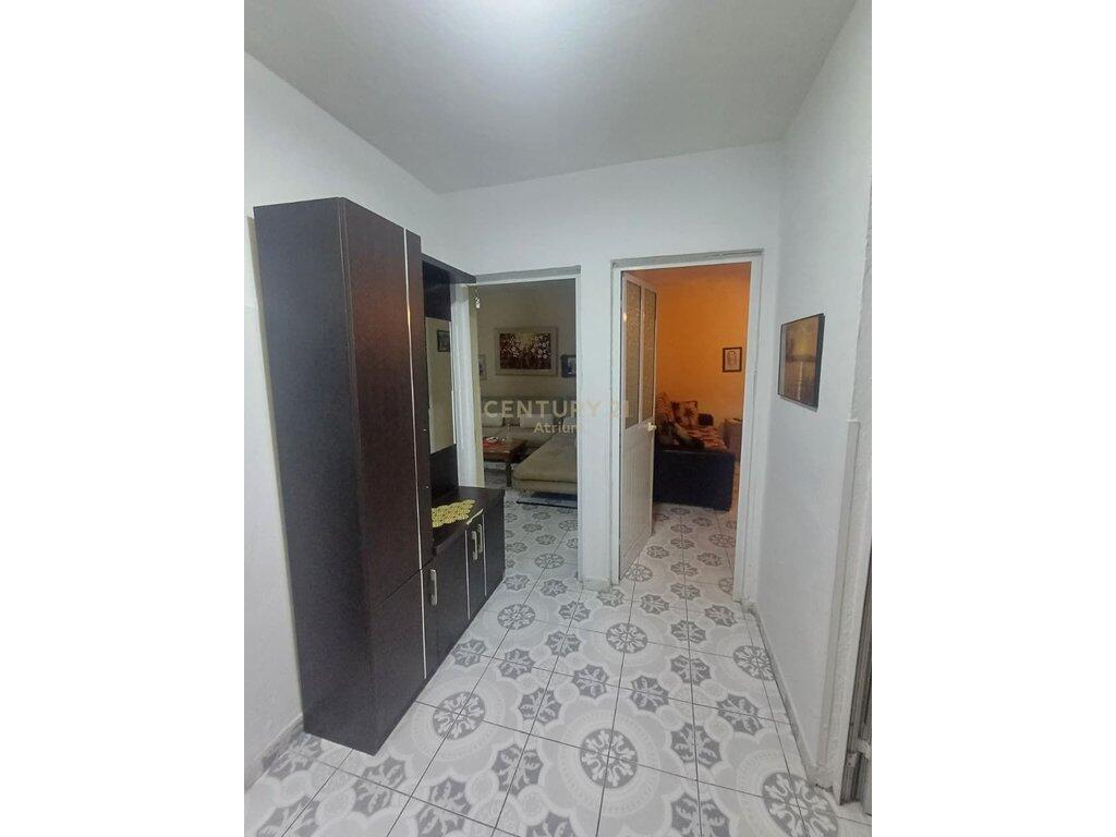 🏡 Shitet apartament 2+1 pranë Shkollës “Niket Dardani”
