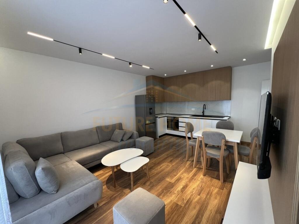 Qera, Apartament 2+1+2, Porcelan, Tiranë.