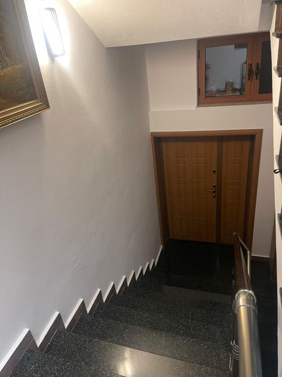 Apartament 2+1 me qira në Qytet Studenti, Tiranë