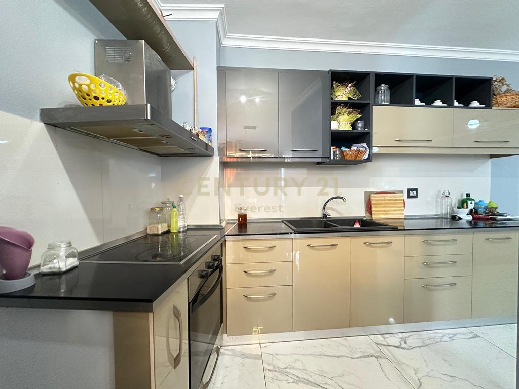 🏡 Yzberisht – Apartment 3+1+2 for sale (with possibility to divide into two housing units)